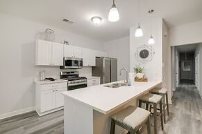 Sunny Memphis Home ~ 2 Mi to Beale Street!