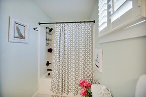 Spacious Norfolk Home w/ Private Hot Tub!