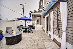 Spacious Norfolk Home w/ Private Hot Tub!