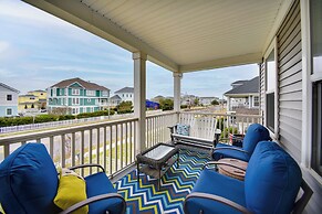 Spacious Norfolk Home w/ Private Hot Tub!