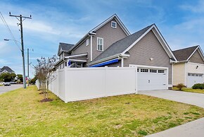 Spacious Norfolk Home w/ Private Hot Tub!