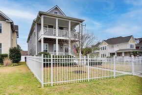 Spacious Norfolk Home w/ Private Hot Tub!
