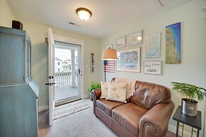 Spacious Norfolk Home w/ Private Hot Tub!
