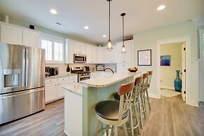 Spacious Norfolk Home w/ Private Hot Tub!