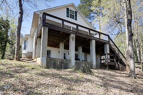 Pet-friendly Milledgeville Home on Lake Sinclair!