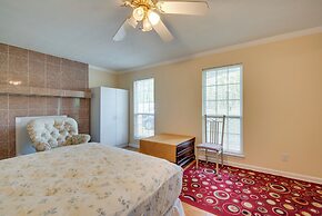 Spacious Norcross Home ~ 21 Mi to Downtown Atlanta