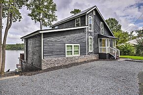 Waterfront Gem on Lake Sinclair With Boat Dock!