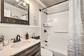 Waterfront Gem on Lake Sinclair With Boat Dock!