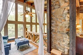 Secluded Getaway ~ 7 Miles to Downtown Blue Ridge!