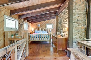 Secluded Getaway ~ 7 Miles to Downtown Blue Ridge!