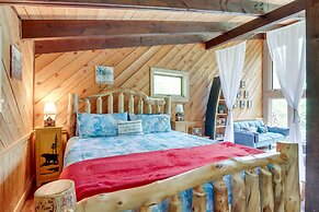 Secluded Getaway ~ 7 Miles to Downtown Blue Ridge!