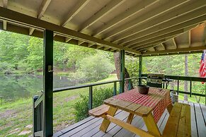 Secluded Getaway ~ 7 Miles to Downtown Blue Ridge!