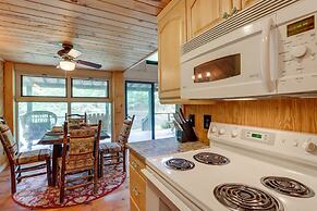 Secluded Getaway ~ 7 Miles to Downtown Blue Ridge!