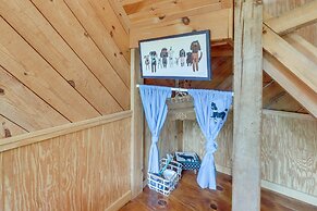 Secluded Getaway ~ 7 Miles to Downtown Blue Ridge!