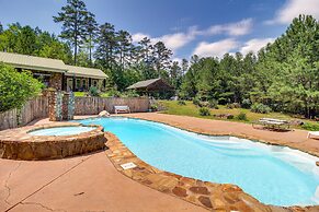 Kingston Home w/ Shared Pool - 23 Mi to Lakepoint!