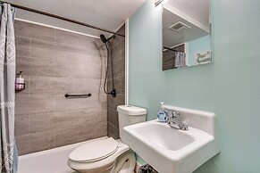 Kingston Home w/ Shared Pool - 23 Mi to Lakepoint!