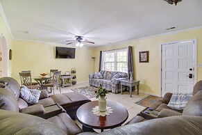 Kingston Home w/ Shared Pool - 23 Mi to Lakepoint!