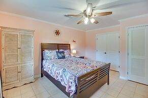 Kingston Home w/ Shared Pool - 23 Mi to Lakepoint!