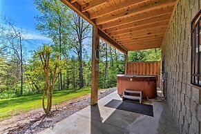 Trenton Cabin w/ Hot Tub - 14 Mi to Lookout Mtn!