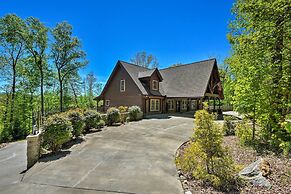 Trenton Cabin w/ Hot Tub - 14 Mi to Lookout Mtn!