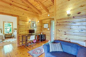'owl's Nest' Pet-friendly Cabin w/ Private Hot Tub