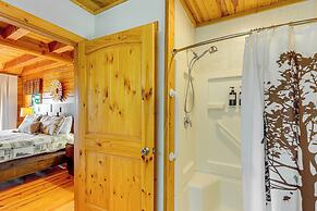 'owl's Nest' Pet-friendly Cabin w/ Private Hot Tub