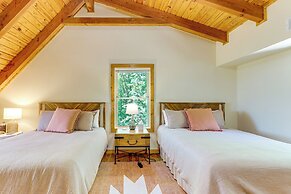 'owl's Nest' Pet-friendly Cabin w/ Private Hot Tub