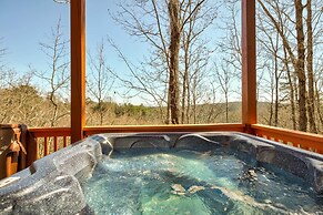 'owl's Nest' Pet-friendly Cabin w/ Private Hot Tub