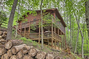 Peaceful Blue Ridge Cabin w/ Decks & Fire Pit