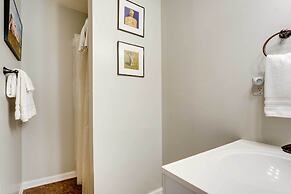 Family-friendly Memphis Hideaway w/ Patio & Grill!