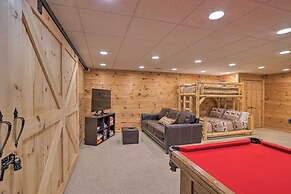 Serene Blue Ridge Cabin ~ 3 Mi to Downtown!