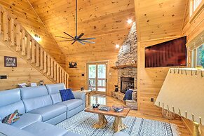Serene Blue Ridge Cabin ~ 3 Mi to Downtown!