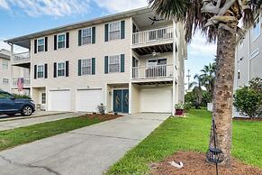 Elegant Tybee Island Townhome, Steps to Beach