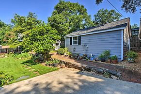 Cozy Athens Cottage: Walk to Sanford Stadium!