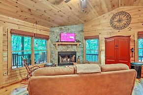 'bigfoot's Hideout' in Blue Ridge w/ Hot Tub!