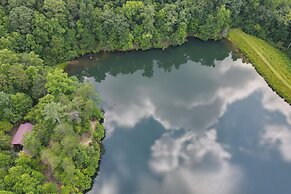 'bigfoot's Hideout' in Blue Ridge w/ Hot Tub!