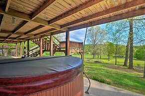 Cozy Trenton Cabin w/ Spa ~ 15 Mi to Lookout Mtn!