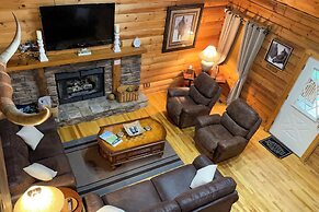 Cozy Trenton Cabin w/ Spa ~ 15 Mi to Lookout Mtn!