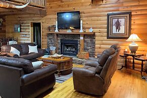 Cozy Trenton Cabin w/ Spa ~ 15 Mi to Lookout Mtn!
