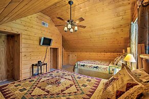 Cozy Trenton Cabin w/ Spa ~ 15 Mi to Lookout Mtn!