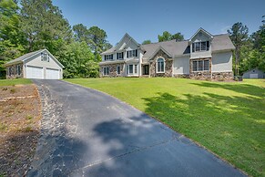 Newnan Vacation Rental w/ Pool & Pickleball Court!