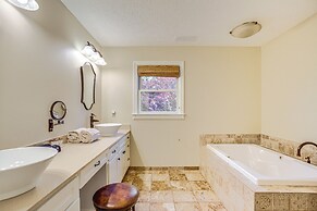 Large Dahlonega Home, Ideal for Family Gatherings!