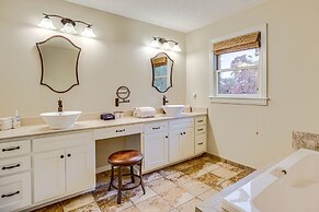 Large Dahlonega Home, Ideal for Family Gatherings!