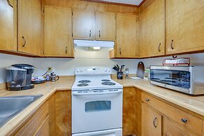 North Macon Townhome w/ Deck < 8 Mi to Downtown!