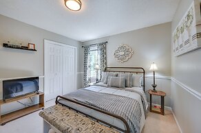 North Macon Townhome w/ Deck < 8 Mi to Downtown!