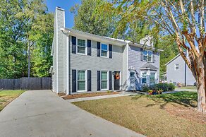 North Macon Townhome w/ Deck < 8 Mi to Downtown!