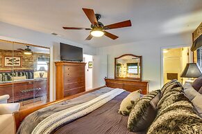 Whimsical Athens Home - 3 Mi to Sanford Stadium