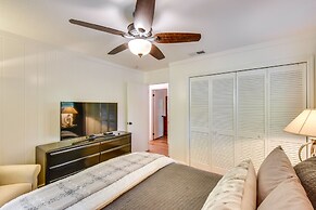 Whimsical Athens Home - 3 Mi to Sanford Stadium