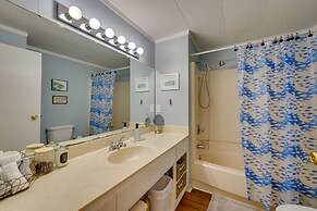 Lake Sinclair 'crooked Creek Cottage' w/ Fire Pit!