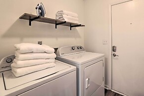 Modern Alpharetta Home: Yard, Walk Downtown!